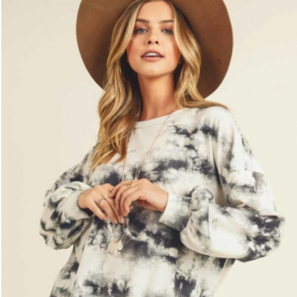 Black & White Tie-Dye Pullover